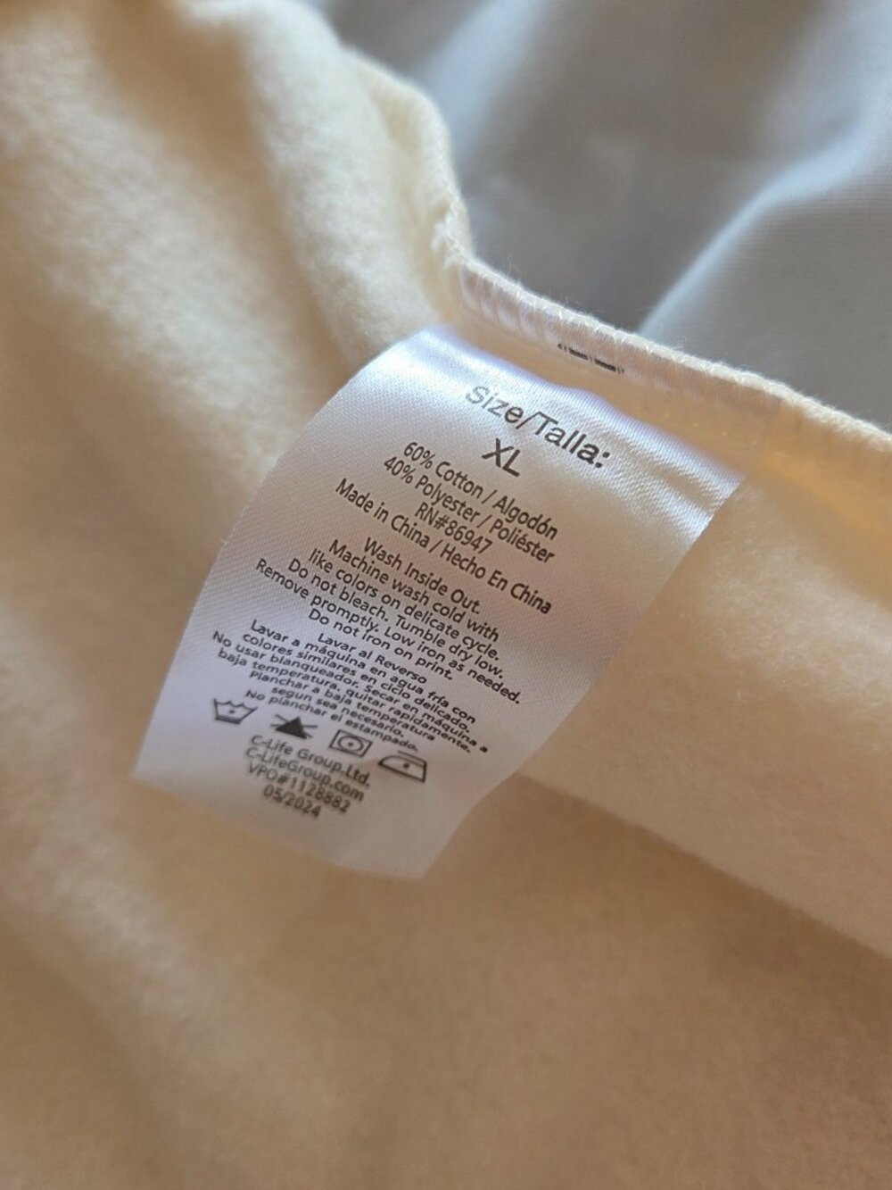 Women's XL Fleece Shorts Popular Well-Know Beagle Character - Picture 5 of 7